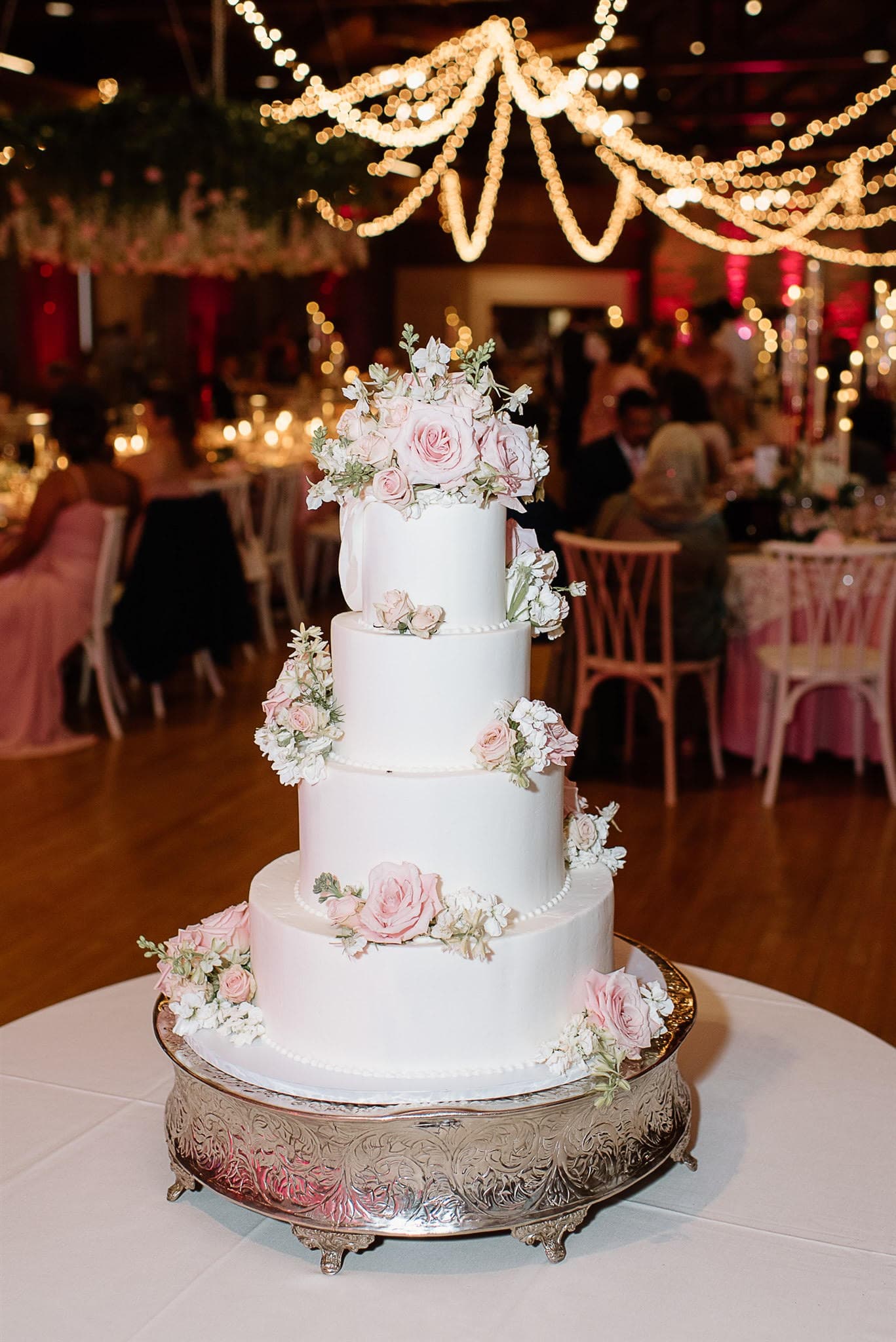 Couple's first dance at Pacific Northwest wedding venue